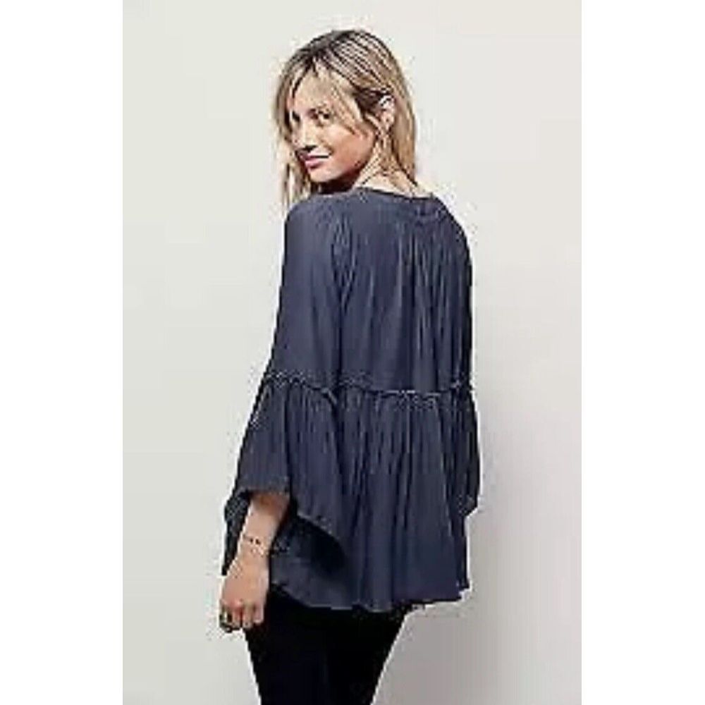 Free People Gray Tiered Peasant Boho Flowy Bell Sleeve Blouse Size XS - Picture 2 of 8